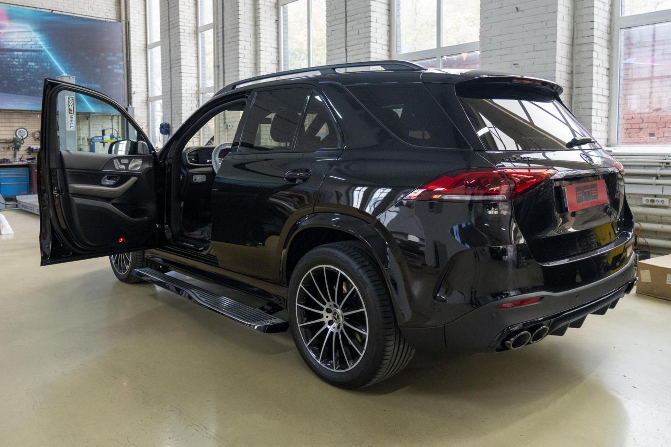 Выдвижные электропороги MAYBACH на Mercedes-Benz GLE (X167) 2019-2025 | Компания ATS-Tuning